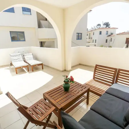 2-Bedroom Apartment With Pool Paphos Exterior photo
